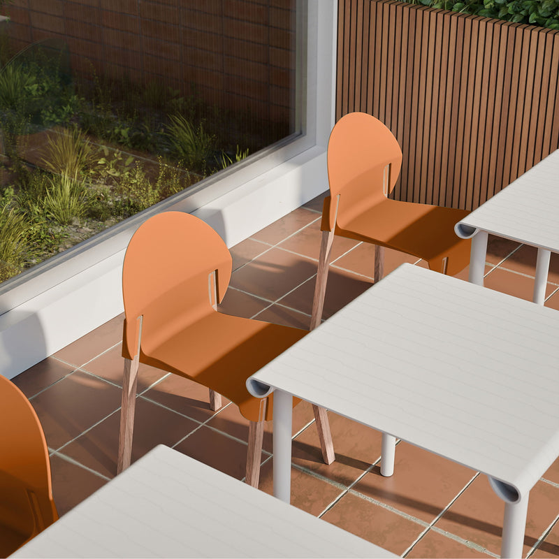 4 Piece Set Of Single Chairs With A Design Combining Modern And Traditional Elements