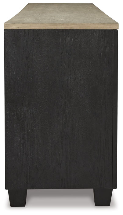 Foyland - XL TV Stand w/Fireplace Option - Black / Brown