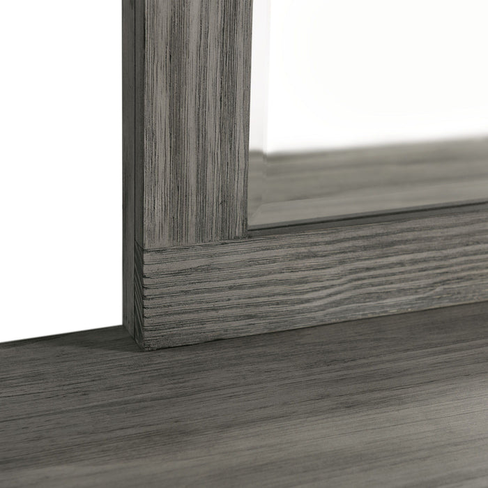 Wade - 7-Drawer Dresser