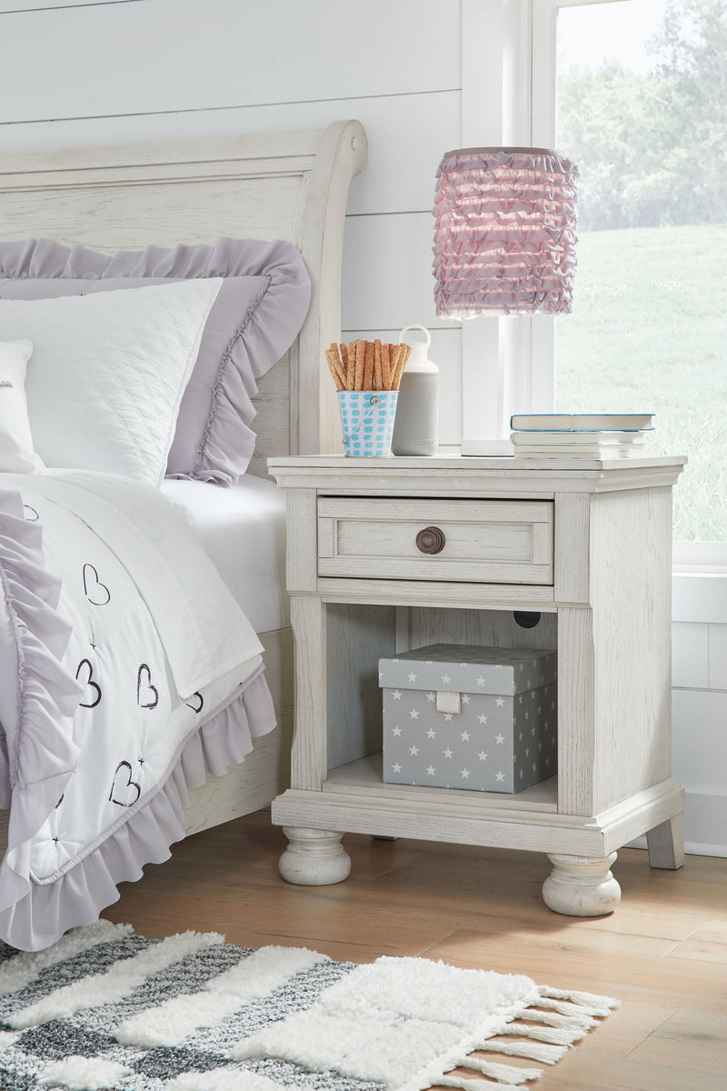 Robbinsdale - One Drawer Night Stand - Antique White