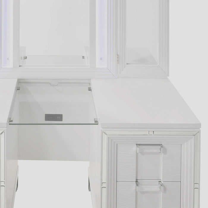 Twenty Nine Dressing Set w/LED & USB Plug in White with Stool