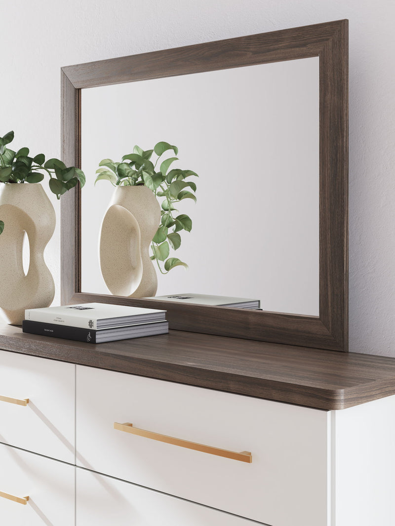 Kendanport - Six Drawer Dresser