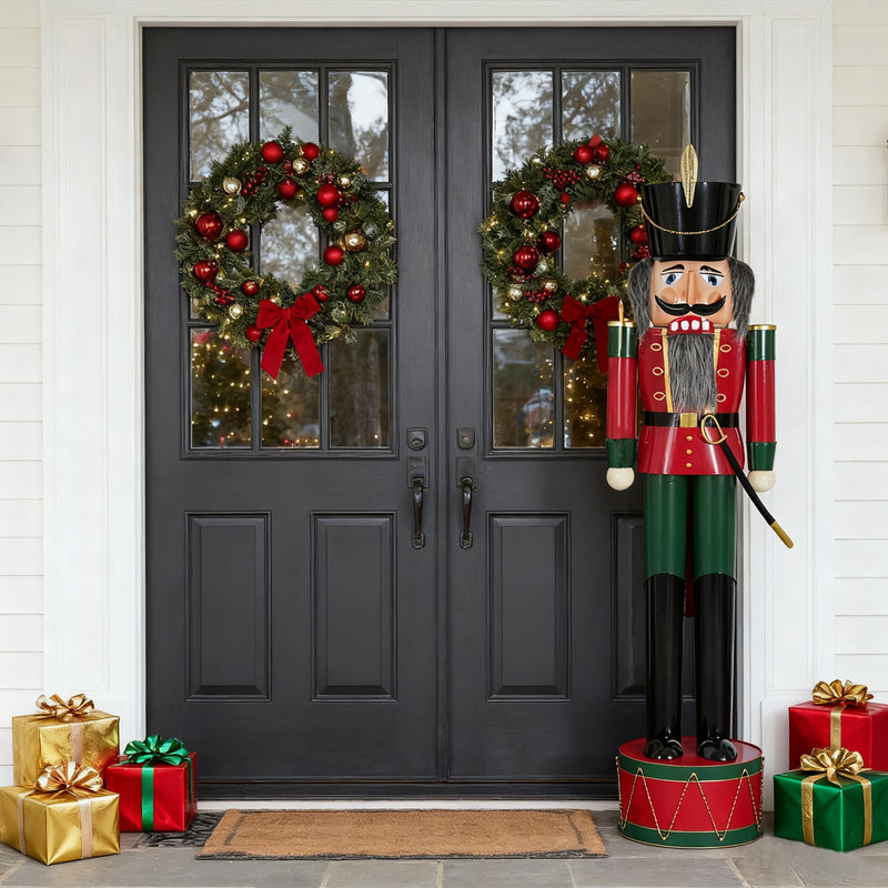 Classic Nutcracker Holiday Decor - Green / Red