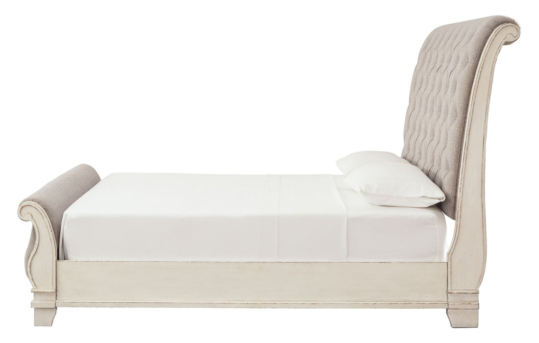 Realyn - Upholstered Sleigh Bed