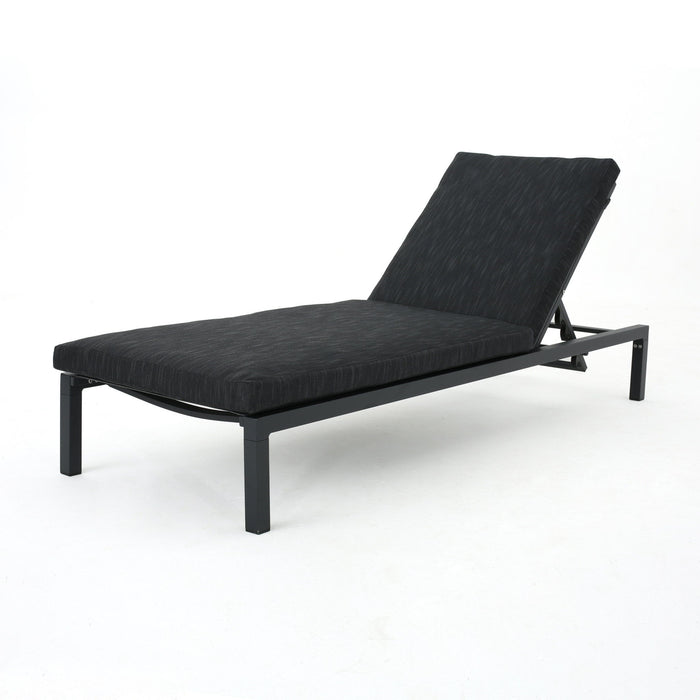 Modern Chaise Lounge With Wate Resistant Fabric Cushions