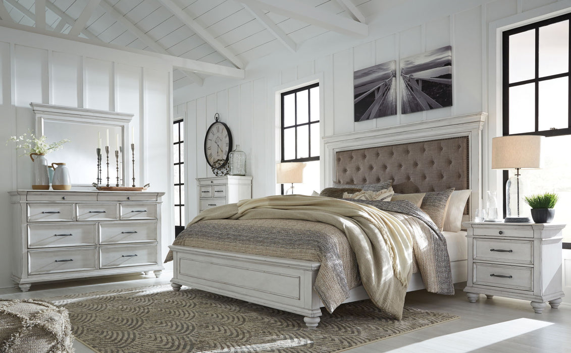 Kanwyn - Upholstered Panel Bed