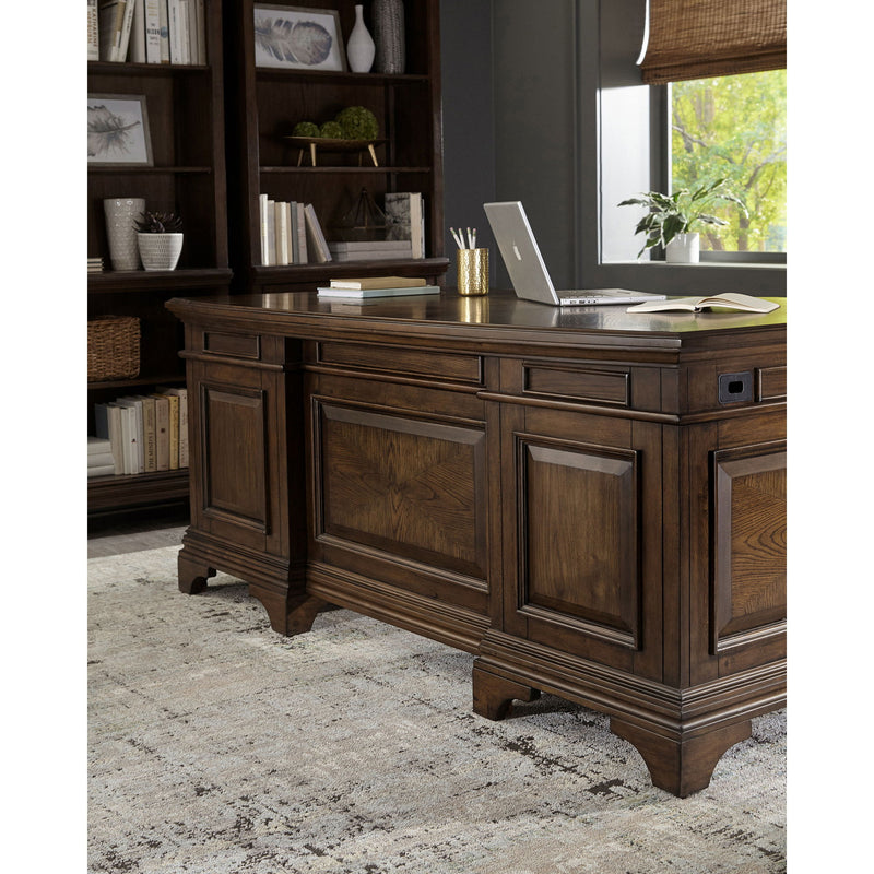Stigham - 7 Drawer Executive Desk With Lockable File Cabinets - Oak