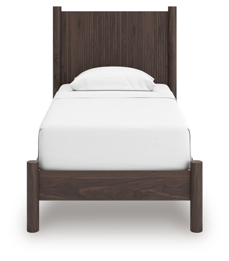 Pamytta - Panel Platform Bedroom Set